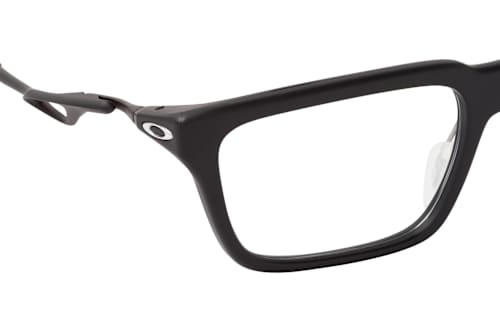 Oakley OX 8211D 01