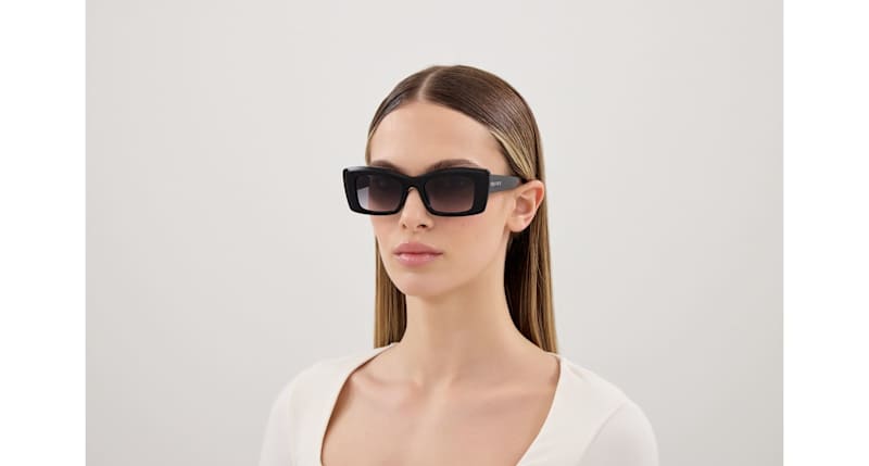 Alexander McQueen AM 0526S 001