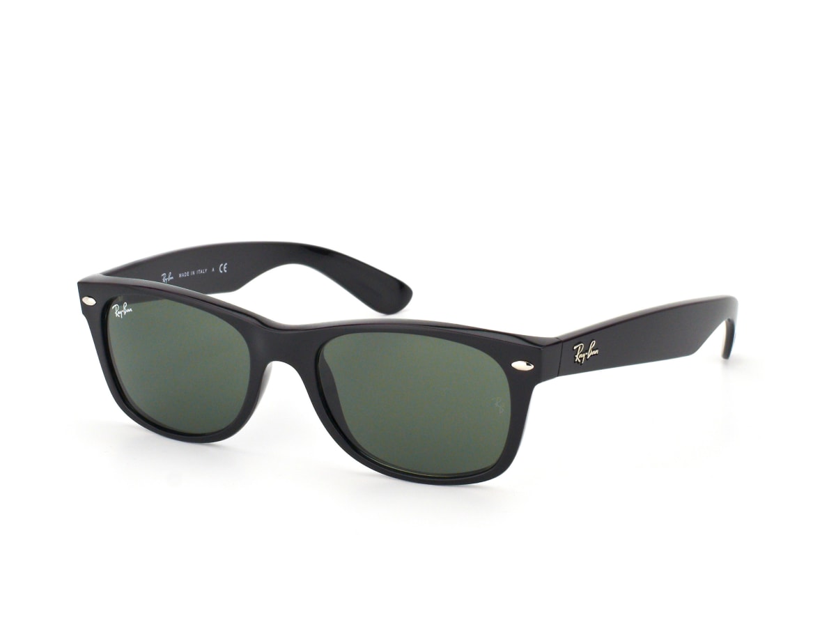 Damen Sonnenbrillen Ray-Ban Sonnenbrillen Ray-Ban Wayfarer II Classic Sonnenbrillen Schwarz Fassung Grün Glas Polarisiert 55-18 